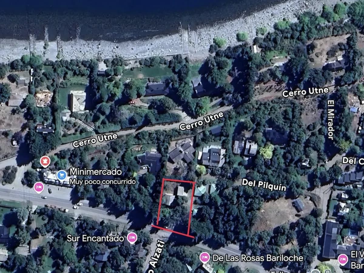 Foto satelital de un lote en Bariloche, marcado en rojo